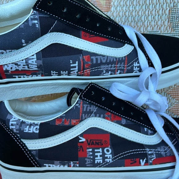 Vans Men’s Old Skool
(Packing Tape) Black/Red/
VN0A4U3BWZ4
Sneakers - Picture 15 of 16